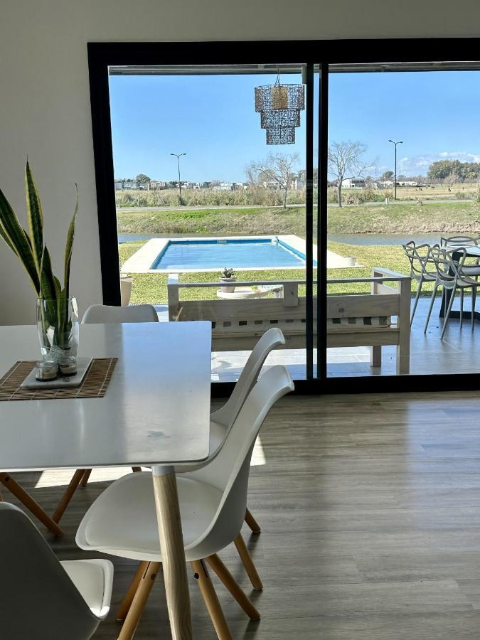 Holiday home Casa Familiar A La Laguna En San Sebastian, Escobar, 3 Dormitorios, Jardin, Pileta, Parrilla Y Canoas
