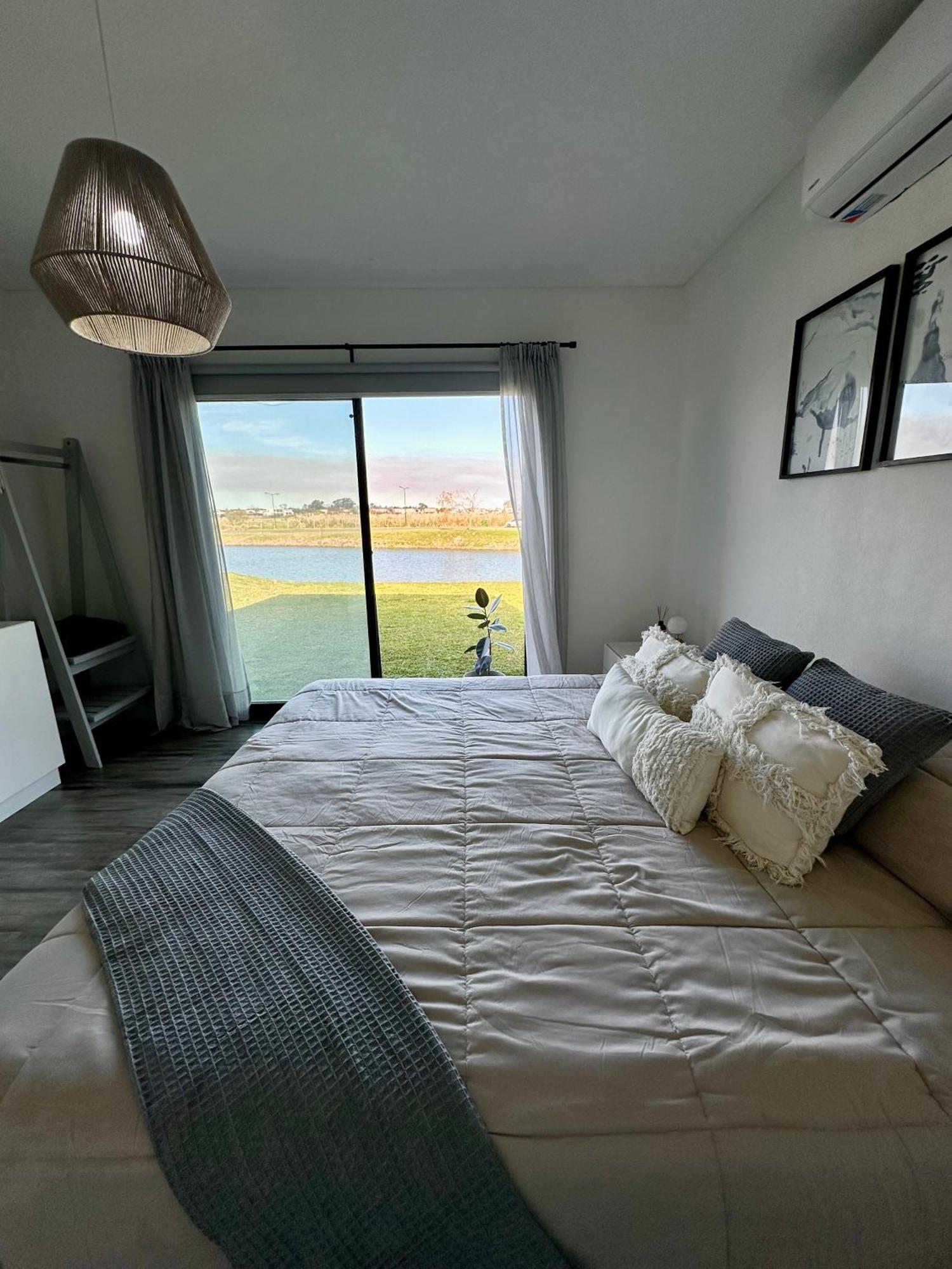 Holiday home Casa Familiar A La Laguna En San Sebastian, Escobar, 3 Dormitorios, Jardin, Pileta, Parrilla Y Canoas